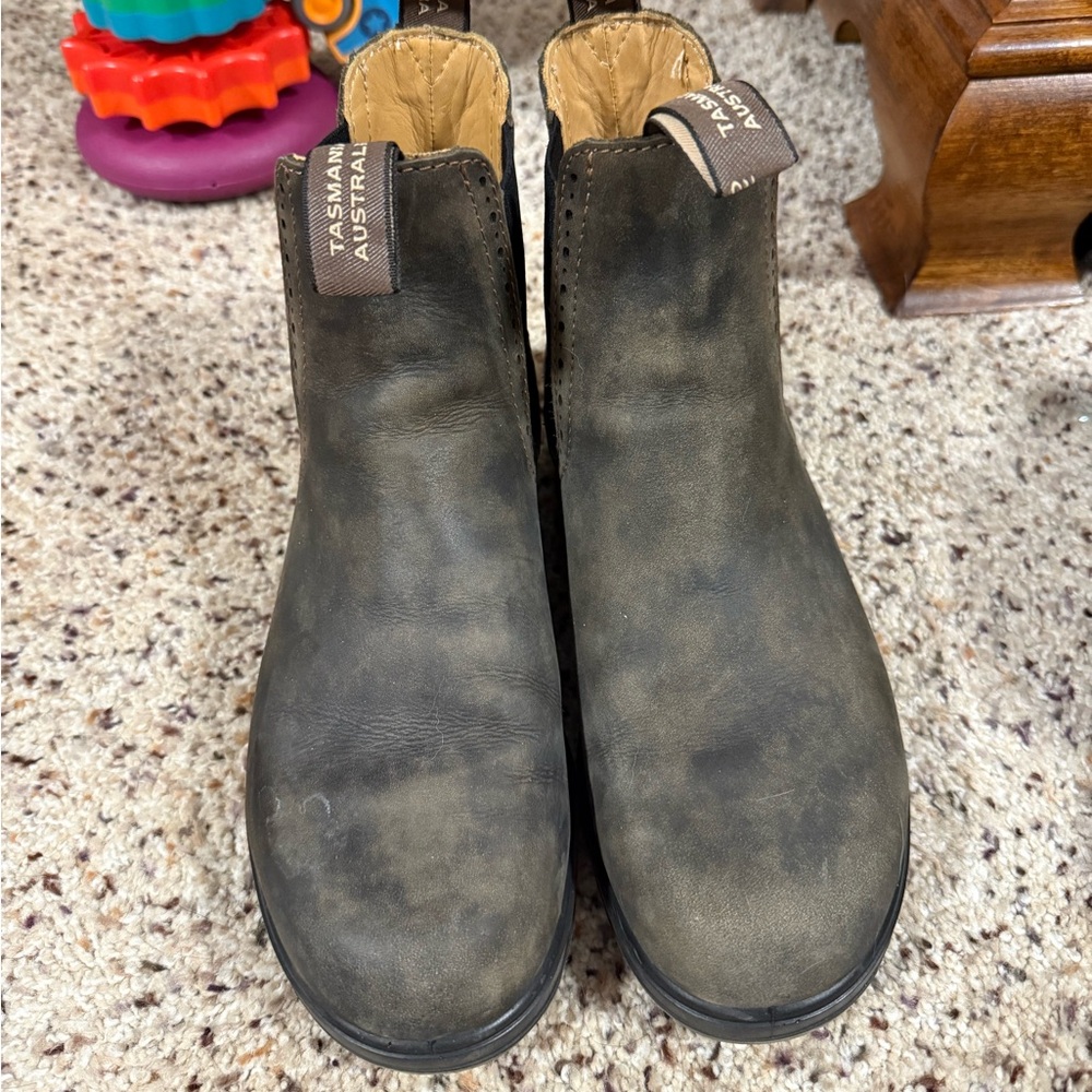 Women’s high top blundstones